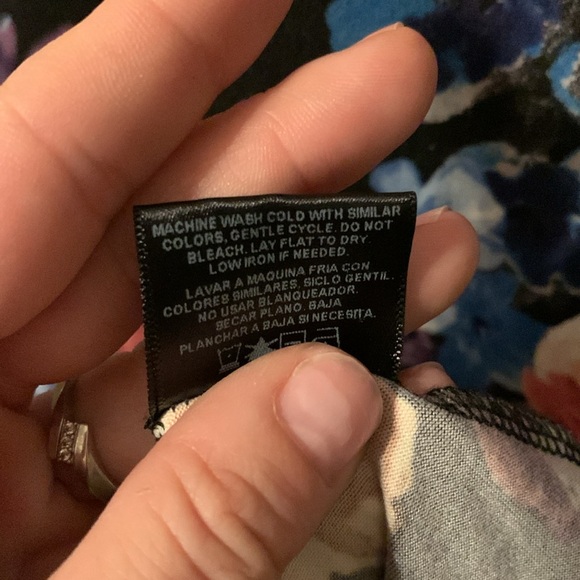 Joe Boxer floral tunic top with mock neck and keyhole cutout in front 😍😍😍 - Picture 8 of 9